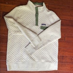 Cream Patagonia quilted pull over